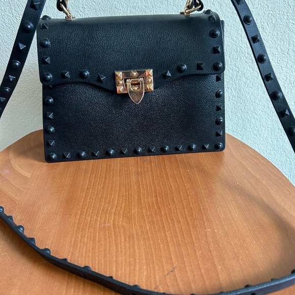 Elegant Black Jelly Studded Crossbody Bag Gold Accents - Picture 1 of 6